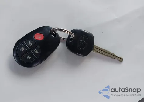 2015 Toyota Sienna Le 7 Passenger z USA, uszkodzony, nr VIN 5TDJK3DC3FS119753